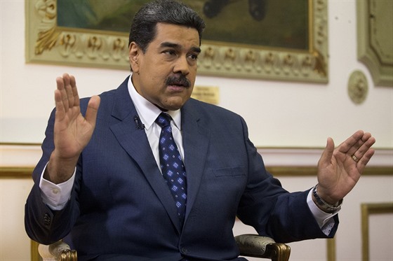 Nicolás Maduro pi rozhovoru pro AP (14. února 2019)