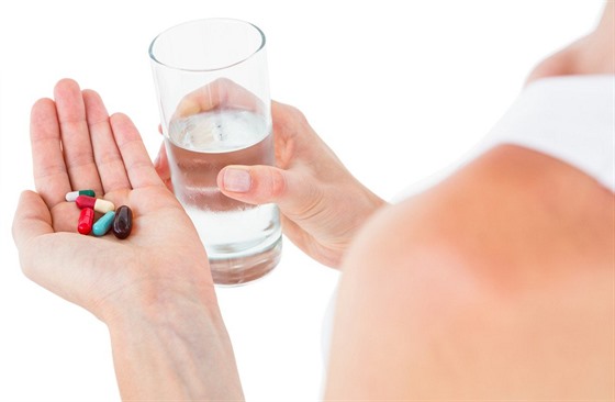 Léky bychom mli zapíjet osmi poádnými loky vody, íká léka