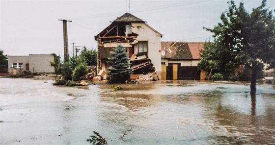 V srpnu 2002 poniila voda v Plavu 34 dom.