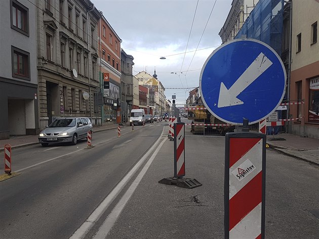 Jakékoli omezení v Rudolfovské zpsobuje dopravní komplikace.