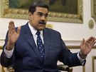 Nicolás Maduro pi rozhovoru pro AP (14. února 2019)
