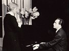 Hra Sbohem smutku od Pavla Kohouta z roku1959. Na snímku Libue Billová a Jií...