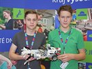 Devci Petr Novotn (vlevo) a Ale Strnad vytvoili v souti Lego Robot...