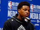 Kyle Lowry odpovídá novinám bhem NBA All-Star Weekendu.