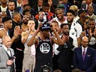 Kevin Durant si z Utkání hvzd NBA odnesl cenu pro nejuitenjího hráe.