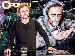 Herec a dabér Kamil Halbich v kulturním magazínu Za scénou.