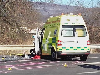 V ústeckých Všebořicích se střetla sanitka s dodávkou.