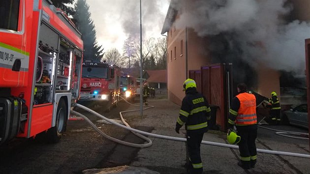 V Rudolci u Bezov hoela autodlna (16. nora 2019).