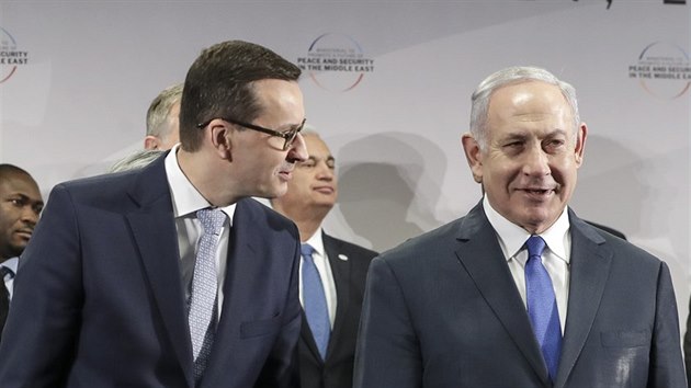 Polsk premir Mateusz Morawiecki a izraelsk ministersk pedseda Benjamin Netanyahu na konferenci ve Varav (14. nora 2019)