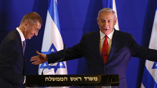 Premir Andrej Babi a jeho izraelsk protjek Benjamin Netanjahu na tiskov konferenci po schzce v Jeruzalm. 
