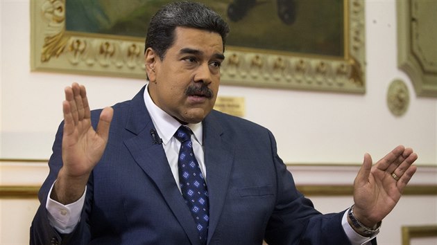Nicols Maduro pi rozhovoru pro AP (14. nora 2019)