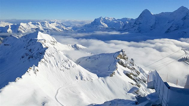 Piz Gloria skt fantastick vhled na okoln vrcholky.