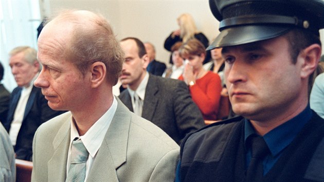 Zdeněk Bruthans (vlevo) nechal podle soudu zavraždit nájemnici Reginu Kučerovou kvůli sporu o byt.