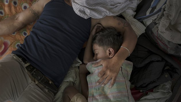 NOMINACE NA FOTOGRAFII ROKU (srie). Pieter Ten Hoopen, Agence Vu - Bhem jna a listopadu 2018 se tisce uprchlk z Nikaraguy, Salvadoru a Guatemaly vydaly na cestu do USA.