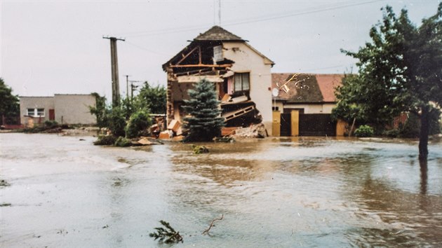 V srpnu 2002 poniila voda v Plavu 34 dom.