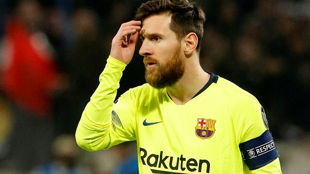 Lionel Messi z Barcelony bhem utkn Ligy mistr v Lyonu.