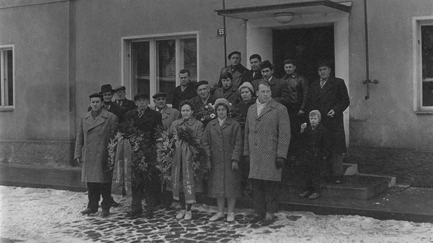 Pozstal po obtech pi destm vro od eleznin tragdie.