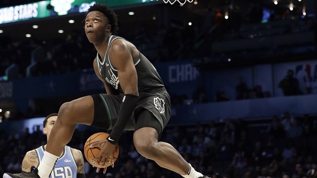 O. G. Anunoby ze Svta smeuje v NBA All-Star Rising Stars Game.