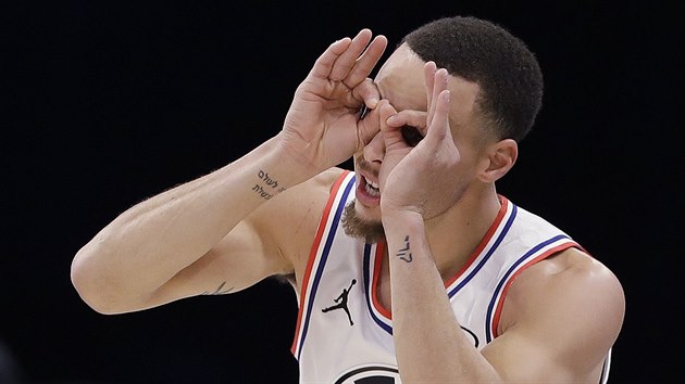 Stephen Curry slav bhem Utkn hvzd NBA trojku.