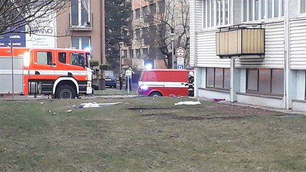 Výbuch v panelovém domě v Pražské ulici v Náchodě (14.2.2019).