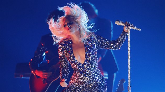 Lady Gaga se svou písní Shallow (Grammy Awards, 10. února 2019)