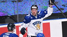 Juhani Tyrvainen z Finska se raduje z gólu v zápase s domácím výbrem na...