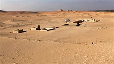 Tijova hrobka je dnes utopená v písku Západní pouště na okraji sakkárského...