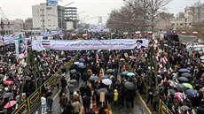 Prvod Íránc, kteí oslavují výroí Islámské revoluce. (11. února 2019)