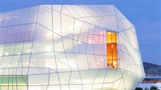 Finalista soute Mies van der Rohe Award: kongresové centrum ve tvaru obího...