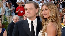 Leonardo DiCaprio a Gisele Bündchenová na 77. roníku pedávání filmových...