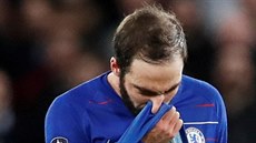 Gonzalo Higuaín z Chelsea smutný po inkasovaném gólu