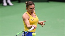 SVTOVÁ TROJKA. Rumunská tenistka Simona Halepová hraje forhendem v zápase s...