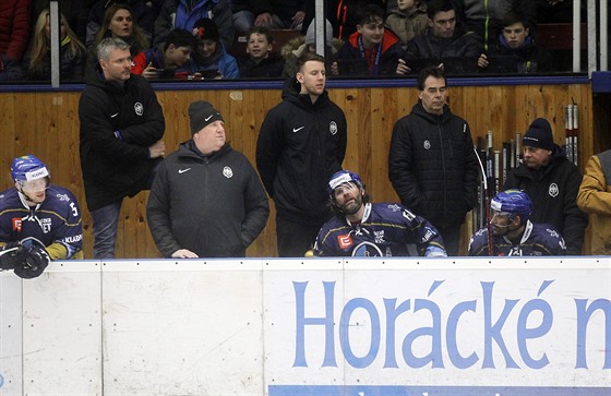 Jaromír Jágr a Tomá Plekanec (vpravo) na kladenské stídace pi utkání v...