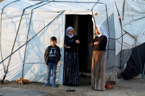Jezídové v uprchlickém táboe u Sindáru (4. února 2019)