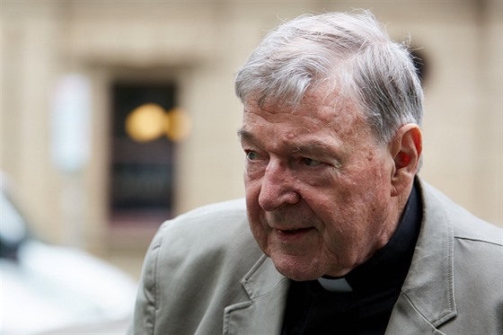 Kardinál George Pell stanul před australským soudem v Melbourne. (26. února...