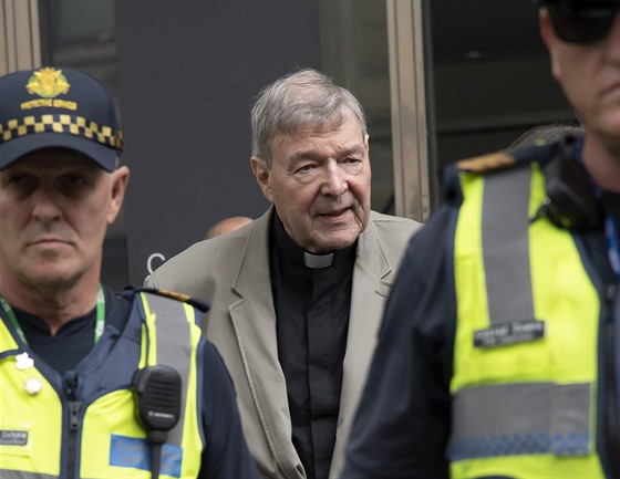 Kardinál George Pell stanul ped australským soudem v Melbourne. (26. února...