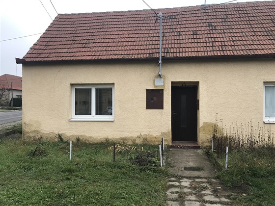 Rodinný dům, který paní Komárková zakoupila. (2017)