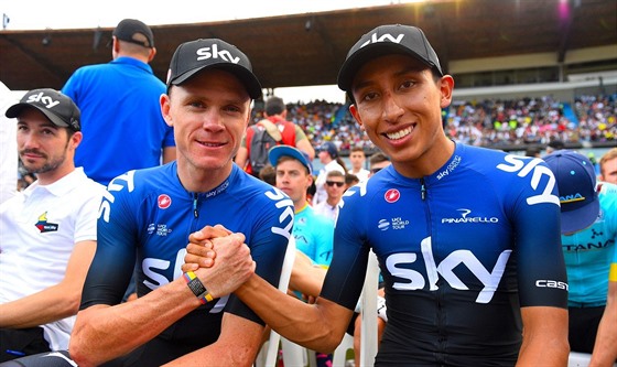 UEDNÍK A NÁSTUPCE. Chris Froome (vlevo) a Egan Bernal na závod Kolem Kolumbie.