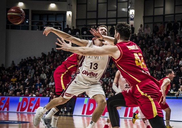 Ruští basketbalisté byli vyloučeni z ME, nahradí je Černá Hora