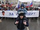 Rusové v Moskv uspoádali pochod k uctní památky opoziního politika Borise...