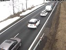 Dvoukilometrov kolona aut za obc Rohozn ve smru na Pardubice o pl jedn...