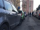 Nkladn auto v Cunov ulici v Praze pokodilo tinct osobnch aut...