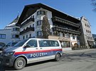Policejní automobil v Seefeldu, kde probhla dopingová razie na MS v klasickém...