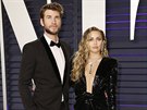 Liam Hemsworth a Miley Cyrusová na Vanity Fair Oscar Party (Los Angeles, 24....