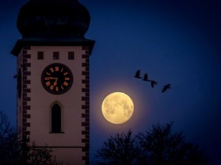 V lednu, únoru i březnu se Měsíc v úplňku přiblíží k Zemi natolik, že můžeme...