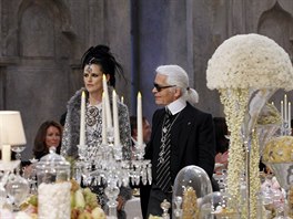 Karl Lagerfeld a britská modelka Stella Tennantová na pehlídce ParisBombay...