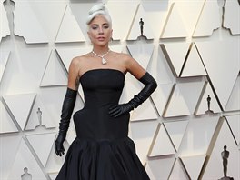Naprosto impozantním lookem oarovala roku 2019 Lady Gaga a dokázala, e...