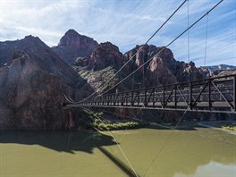 Most pes eku Colorado spojující oba behy Grand Kaonu