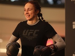 Zpasnice MMA Lucie Pudilov se pedstavila fanoukm ped zpasem UFC v Praze.