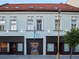 Architekti z bratislavského studia staré budovy citliv zrekonstruovali.